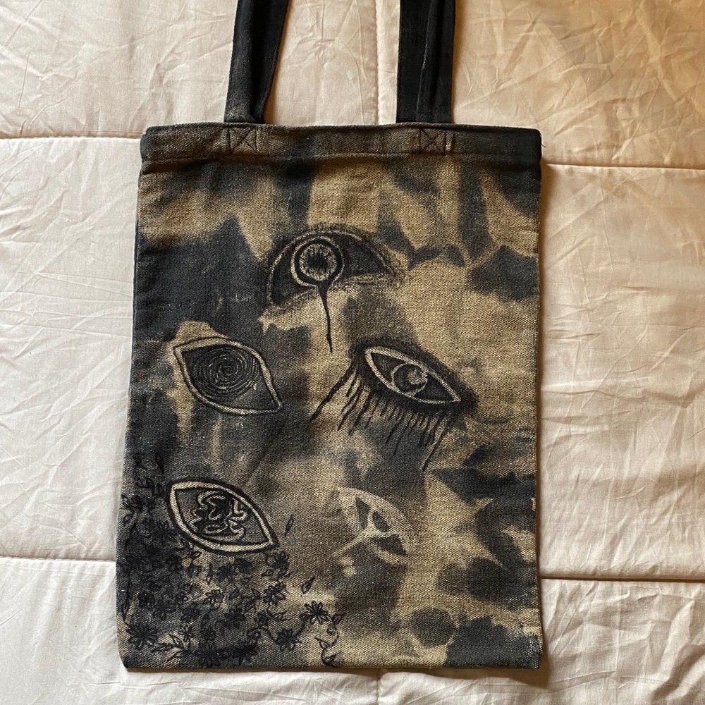 Artistic Eye-Patterned Tote Bag - image 1